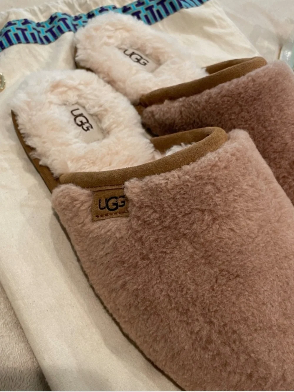 NEW UGG Australia Womens sz 9 40 Fluffette Sheepskin Shearling Slipper Chestnut - Picture 2 of 6